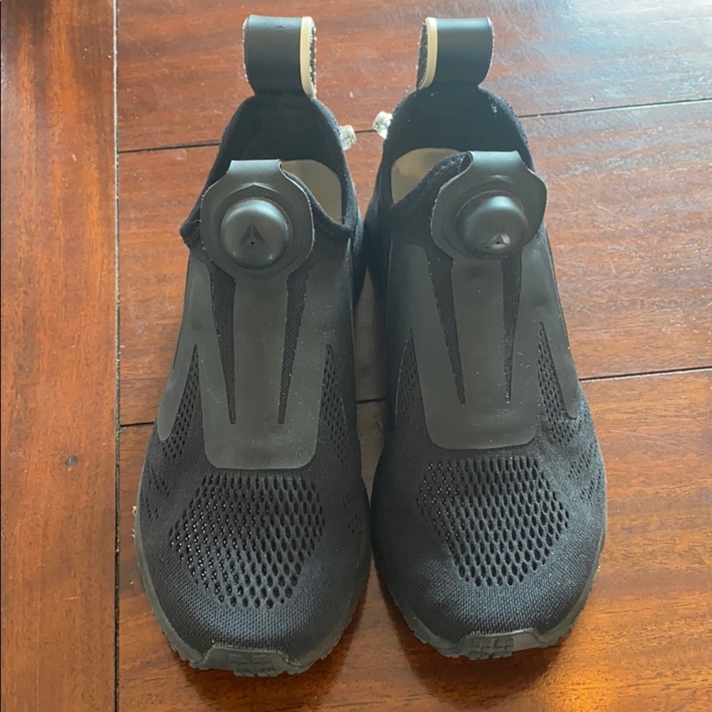 Pee- owned Black Reebok Pump Shoes, Sz 5